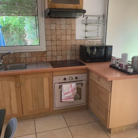 Les Jonquiers, Gite Independant Cosy Avec Jardin Aubagne Exterior foto